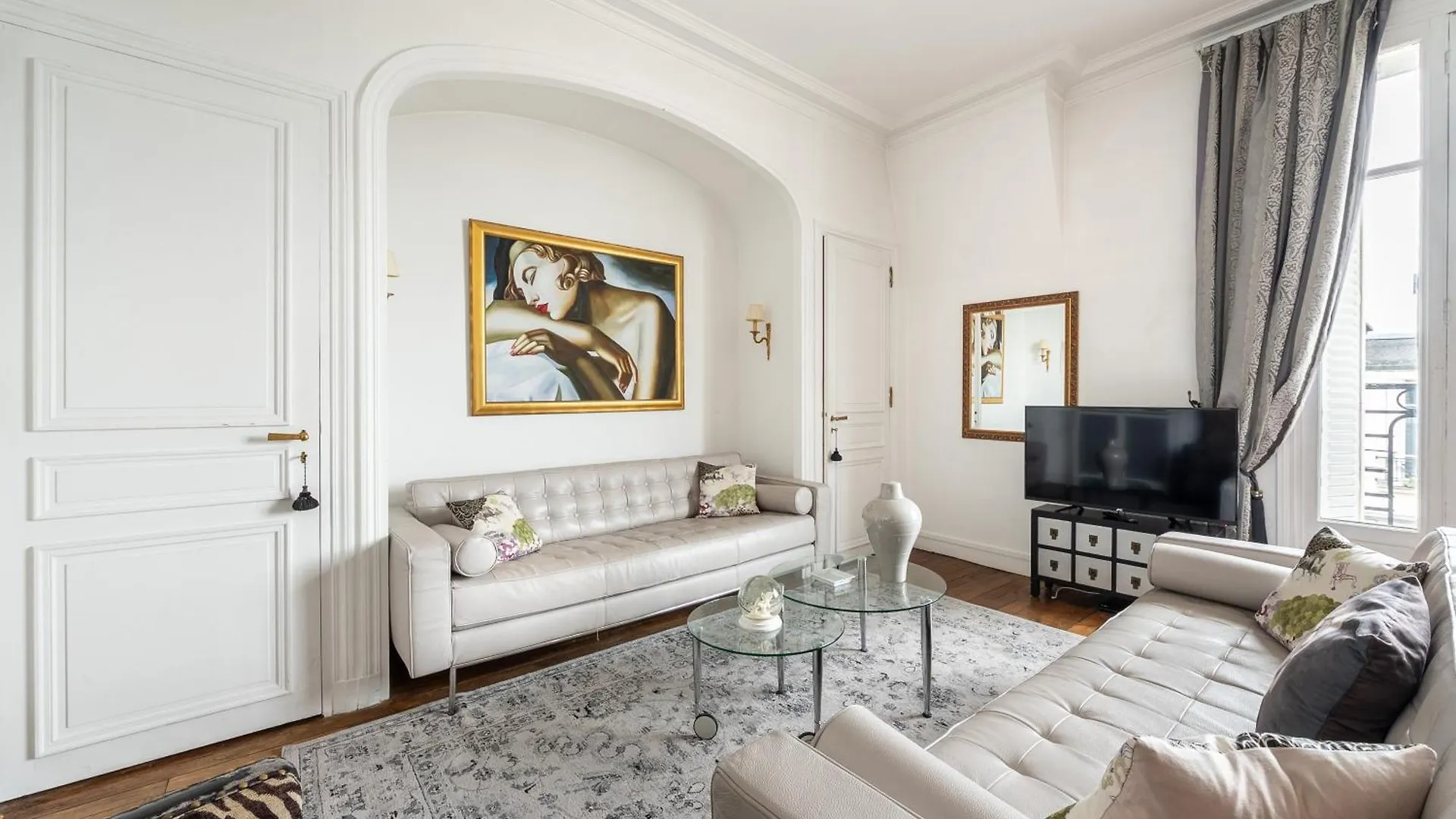 Apartment Champs Elysees I Vue Sur Tour Eiffel & Spacieux Paris